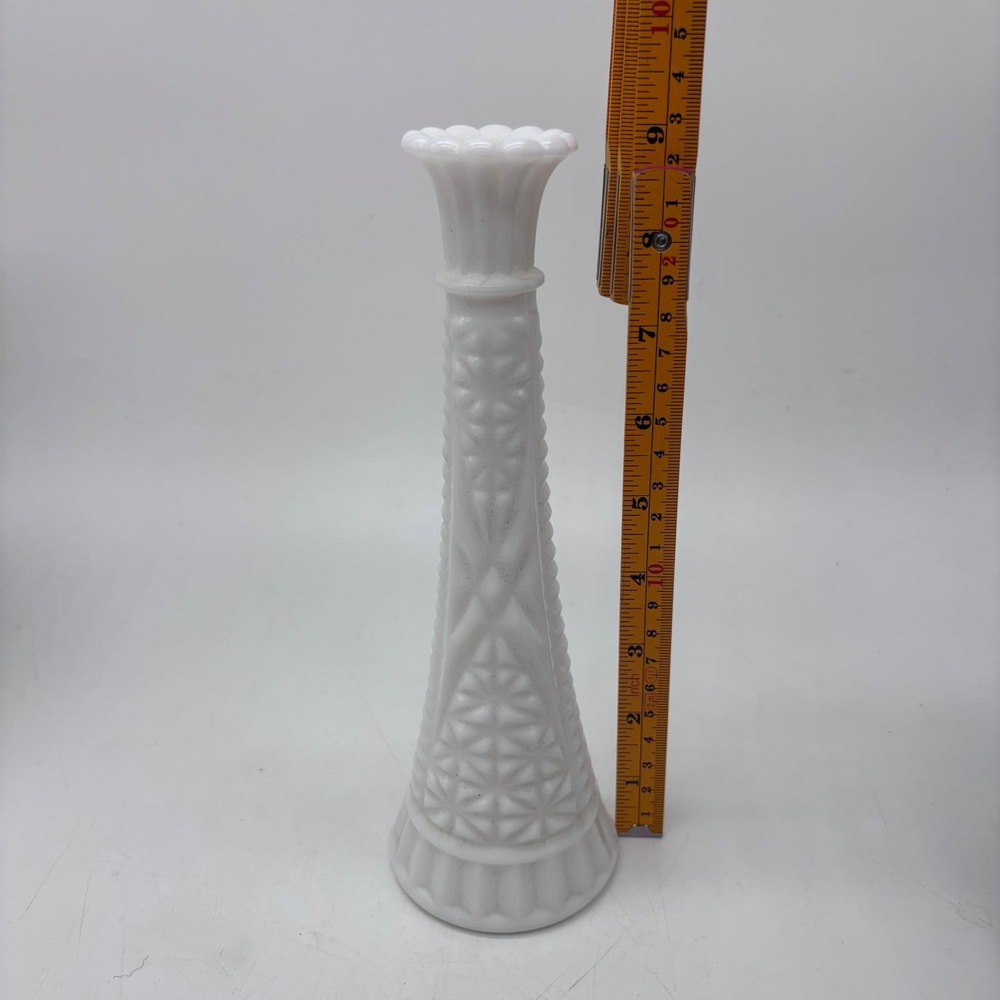 Fenton White Milk Glass Hobnail Bud Vase Vintage Excellent Home Decor 9 Inch - Picture 3 of 6